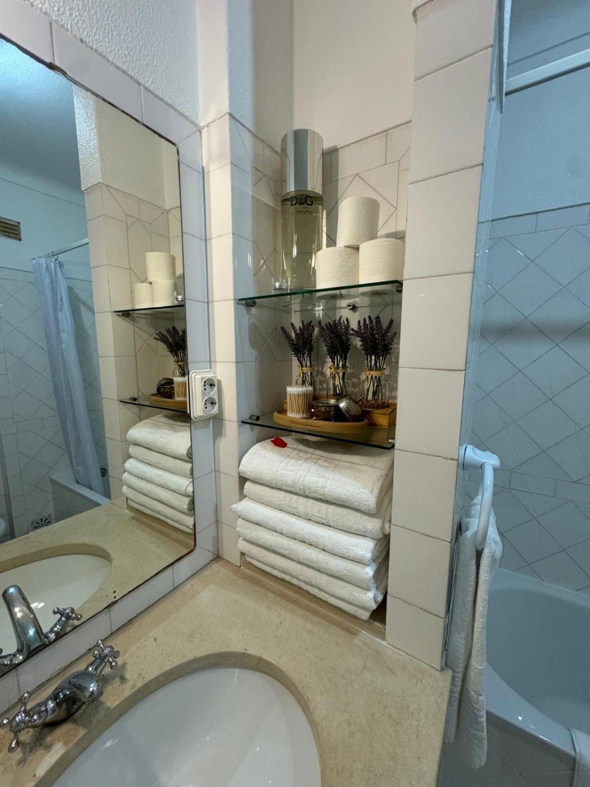 Villa 46 Hostel ลากอส ภายนอก รูปภาพ
